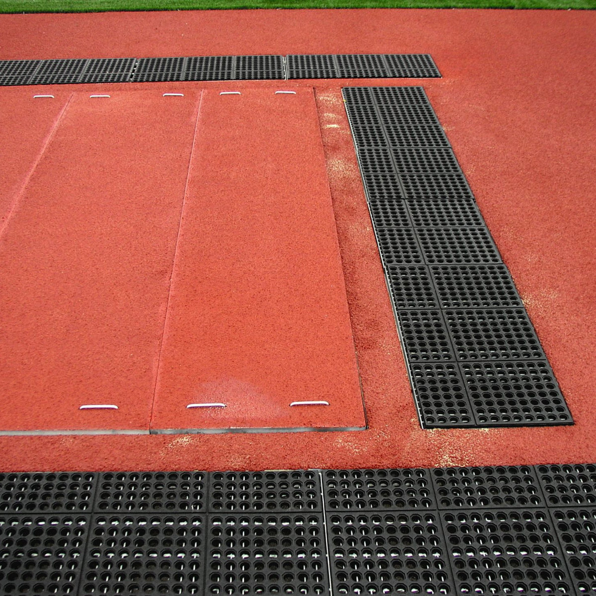 Gill Athletics Grate & Mat Sand Catcher Cover System 730149 — Change ...